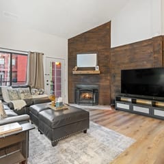 Luxury Ski Condo with Hot Tub