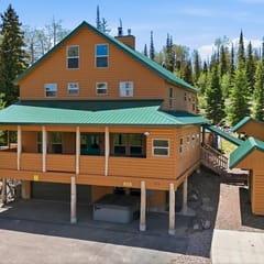 Ridgeview Retreat - Huge Cabin w/ Hot Tub
