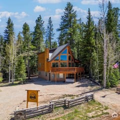 Strawberry Valley Villa -Stunning Views & Hot Tub