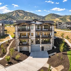Deer Valley East 3BR•Hot Tub•Pool•Lake View