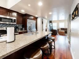 3BR Park Ave Condo | Walk to Main St & Ski Lift - Image 2