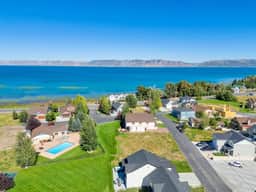 Bear Lake Escape: Hot Tub, Clubhouse Access - Image 4
