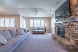 Desert Gem Red Rock Views with Pool & Hot Tub Access - Image 2