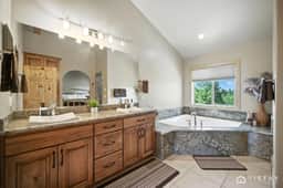 Large Luxury Lodge | Sleeps 14, Fire Pit & Views! - Image 4