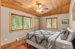 Lovely Log Cabin with Fire Pit! - Image 4