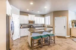 Mountain-View Townhome w/ Emeral Pools & Hot Tub - Image 4