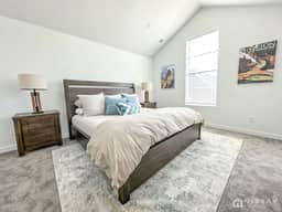 New 3-Bedroom Retro Chalet with Balcony - Image 2