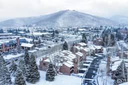 Prime Ski Escape with Hot Tub and Scenic Views - Image 2
