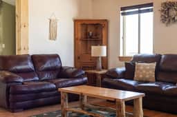 Spacious Country Bear Cabin at Bear Lake - Image 4