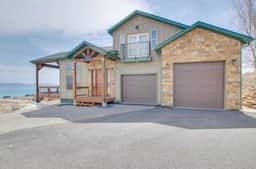 Spacious Country Bear Cabin at Bear Lake - Image 2