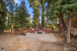The Greyt Retreat w/ Bunkhouse - Image 3