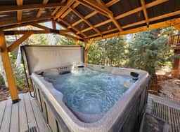The Moccasin Lodge - Private Hot Tub & Large Deck - Image 2