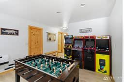 Willis Woods Cabin w/ Arcade Games and Fire Pit - Image 4