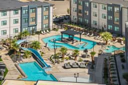 Terra Cowabungalow Luxe | Lazy River, Pool + Slide - Image 4