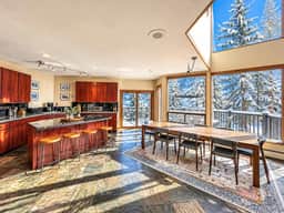 Ski shuttle to Deer Valley, hot tub and sauna - Image 4