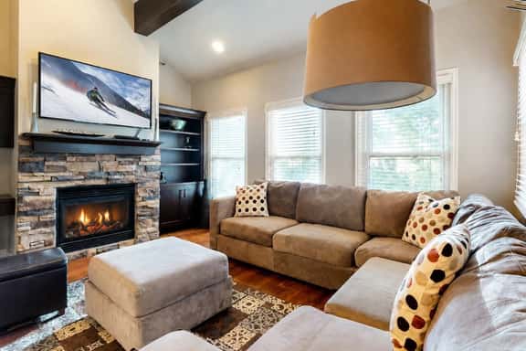 3BR Park Ave Condo | Walk to Main St & Ski Lift - Image 1