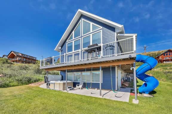 Harbor Heights Cabin with Private Hot Tub! - Image 1