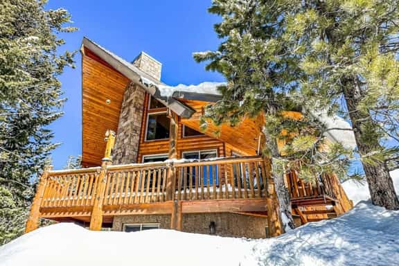 Large Luxury Lodge | Sleeps 14, Fire Pit & Views! - Image 1