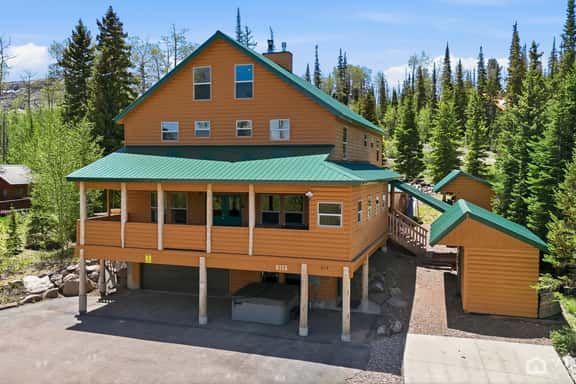 Ridgeview Retreat - Huge Cabin w/ Hot Tub - Image 1