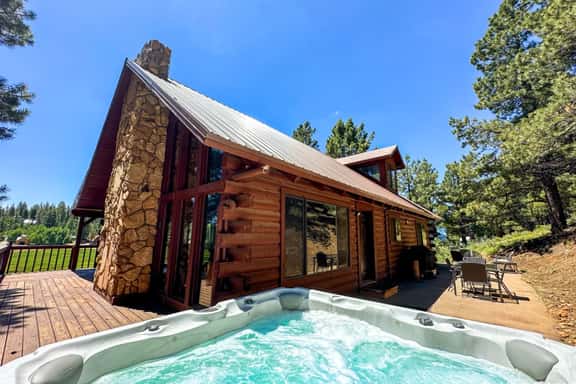 Runway Cabin Retreat with Private Hot Tub! - Image 1