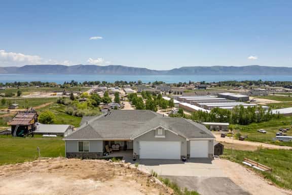 Sail Boat Manor - Image 1