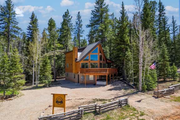 Strawberry Valley Villa -Stunning Views & Hot Tub - Image 1