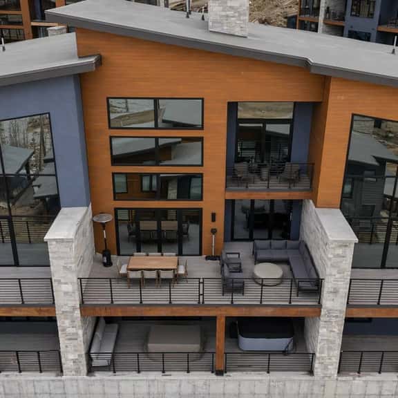 Luxury Ski In/Ski Out Condo w/ Hot Tub and Sauna - Image 1
