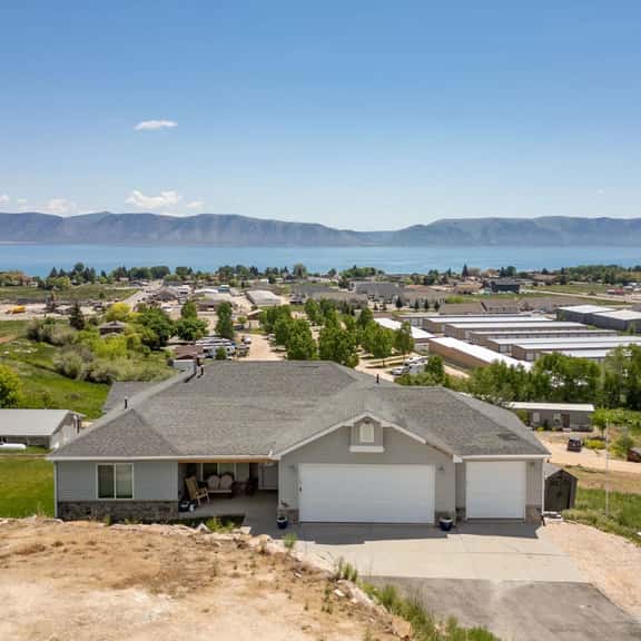 Sail Boat Manor - Image 1