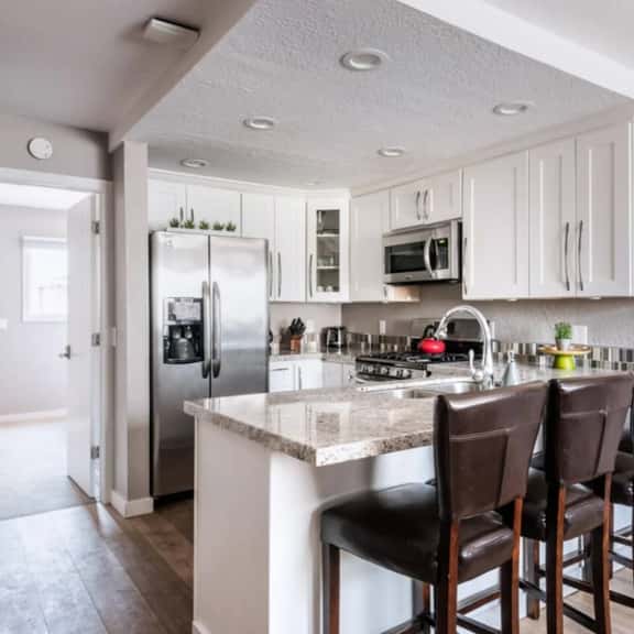 3BR Park Ave Condo Minutes to Ski Resort & Main St - Image 1