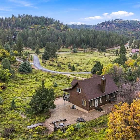 Elk Tracks Cabin | Scenic Location with Fire Pit - Image 1