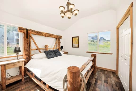 Beary Chill Cabin with Fire Pit - Image 5