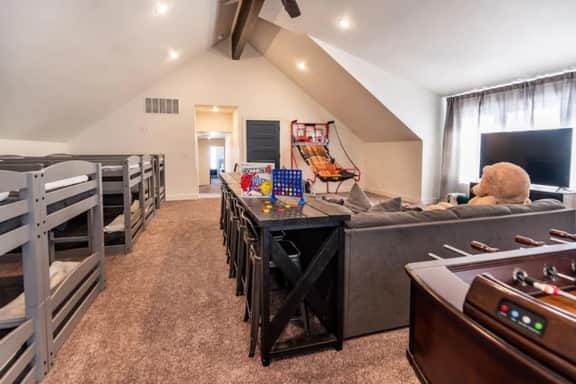 Dual Homes Near Bear Lake with Private Hot Tub - Image 4