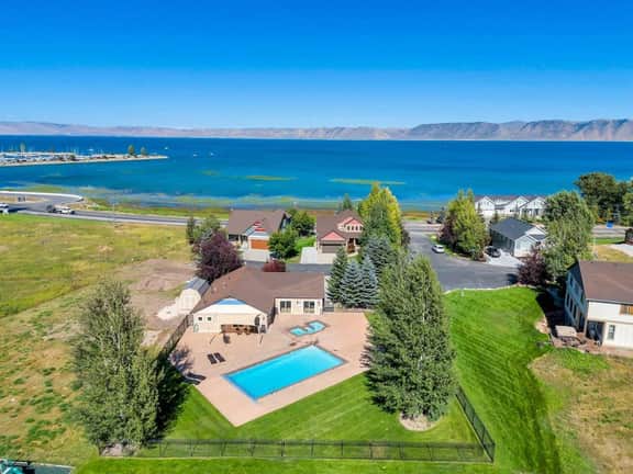 Dual Homes Near Bear Lake with Private Hot Tub - Image 5