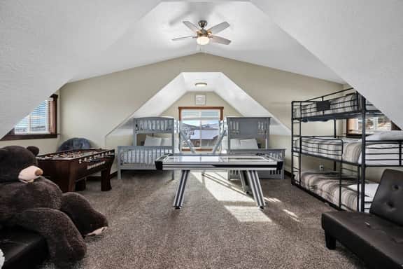 Lazy Bear Lodge - Image 5