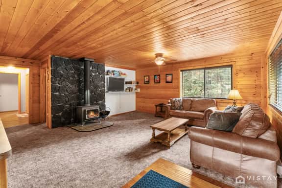 Lovely Log Cabin with Fire Pit! - Image 2