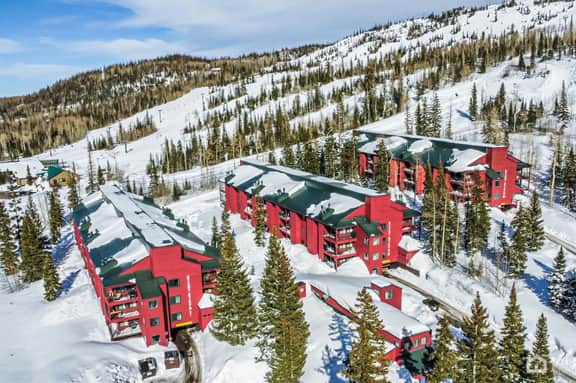 Luxury Ski Condo with Hot Tub - Image 5