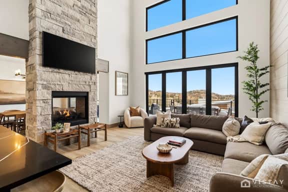 Luxury Ski In/Ski Out Condo w/ Hot Tub and Sauna - Image 2