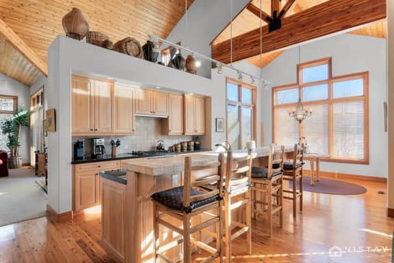 Park City 5BR Mountain Lodge | Hot Tub · Fire Pit · Free Ski Shuttle | Sleeps 12 - Image 3