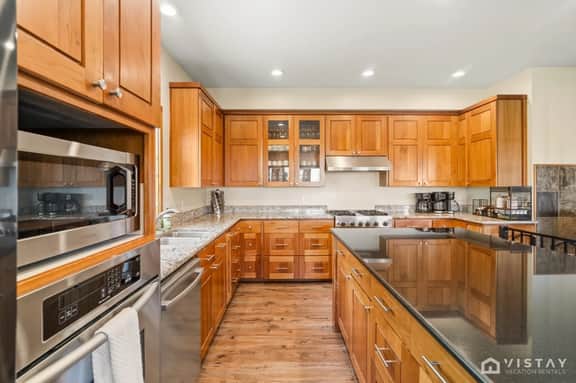 Ridgeview Retreat - Huge Cabin w/ Hot Tub - Image 2