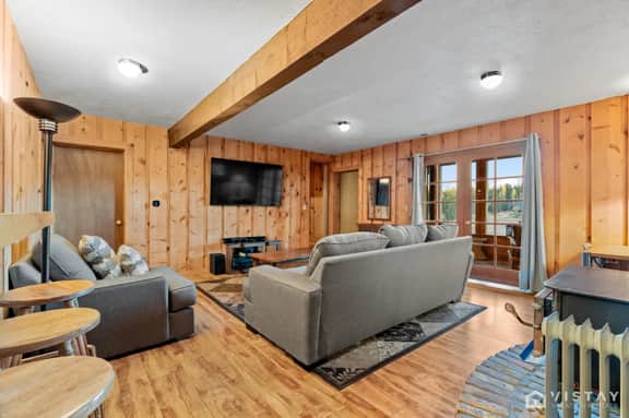 Runway Cabin Retreat with Private Hot Tub! - Image 5