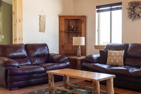 Spacious Country Bear Cabin at Bear Lake - Image 4