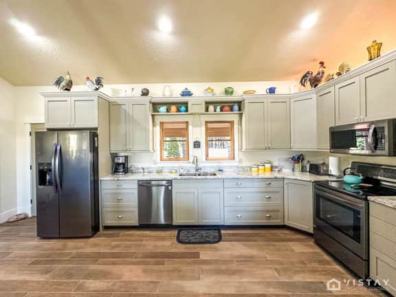 Summit Pines Hideaway - Amazing Mountain Views! - Image 5