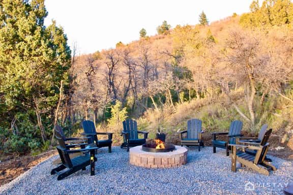 The Wandering Doe - Reader's Retreat with Hot Tub - Image 3