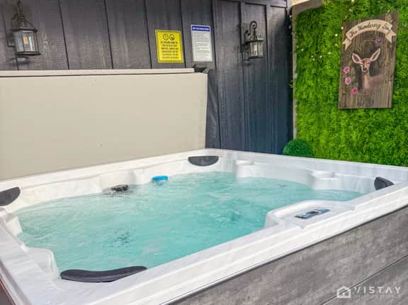 The Wandering Doe - Reader's Retreat with Hot Tub - Image 4