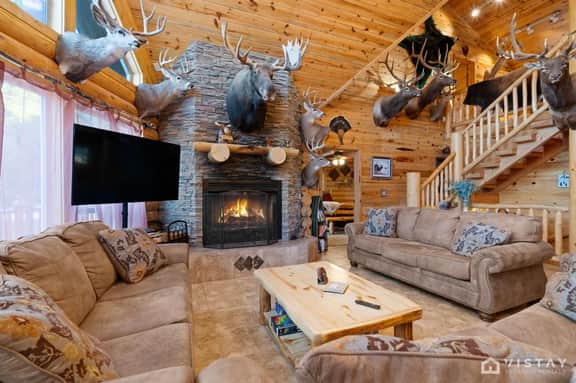 Trophy Room Retreat - Large Lodge with Hot Tub & Sauna - Image 2