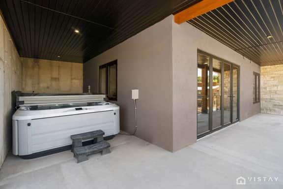 Skyline Retreat | Luxe Townhome w/ Hot Tub & Sauna - Image 4