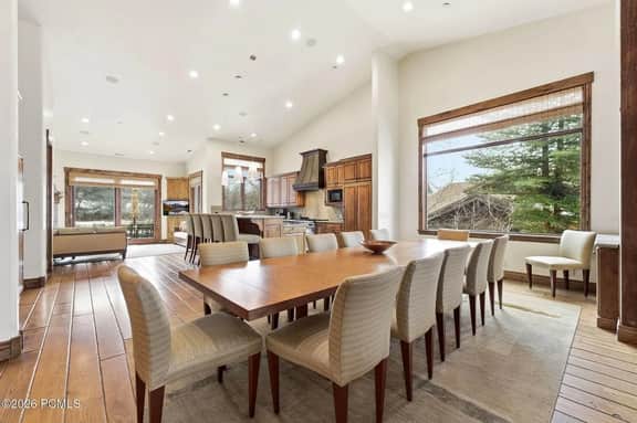 Deer Valley Luxury Lodge | Shuttle, Hot Tub, Games - Image 4