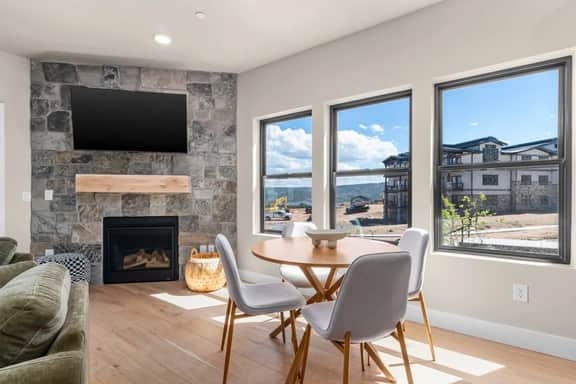 The Elevation Cove | 3BR Luxury Mountain Stay - Image 4