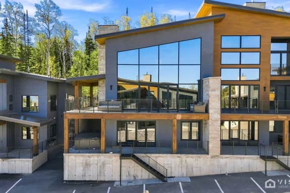 Elevate Villas 4C | 10 Seat Spa, Sauna, Ski In/Out - Image 2