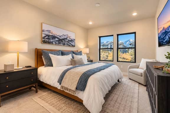Modern 3BR Retreat Near Park City & Deer Valley - Image 4